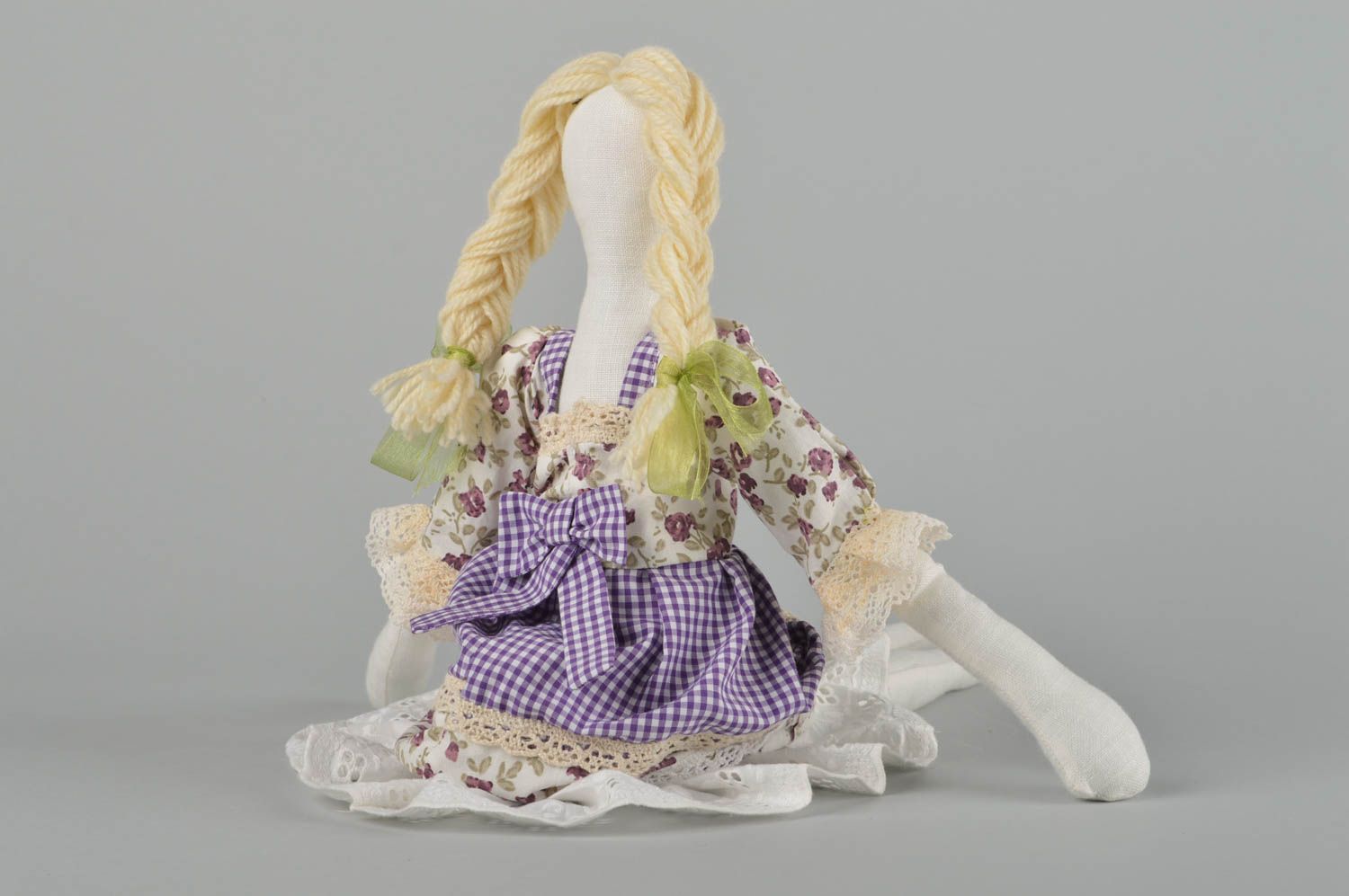 Bambola in stoffa fatta a mano giocattolo ecologico decorazione d’interni foto 5