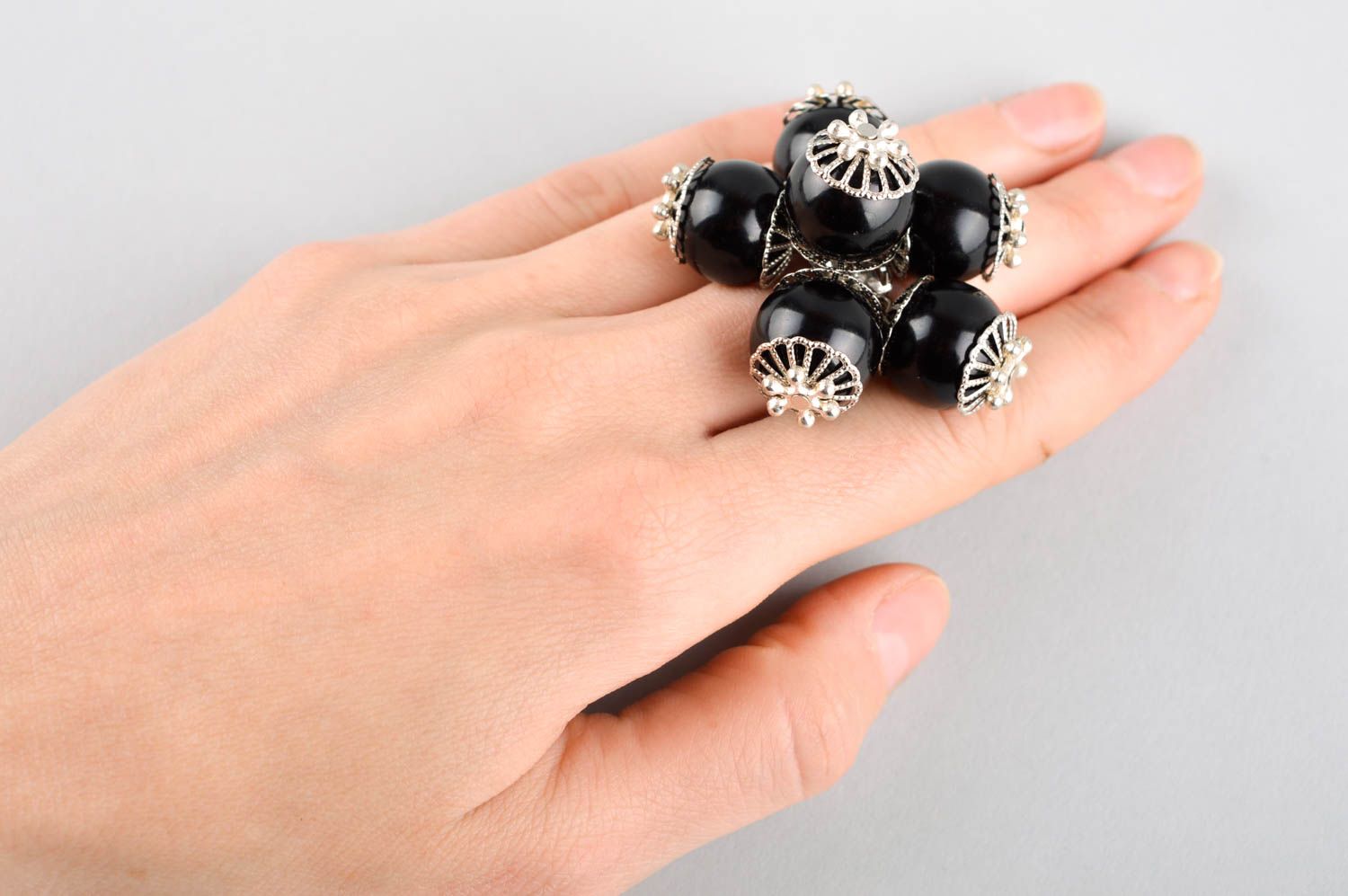 Bague verre Bijou fait main Accessoire femme design noir perles métal boules photo 5