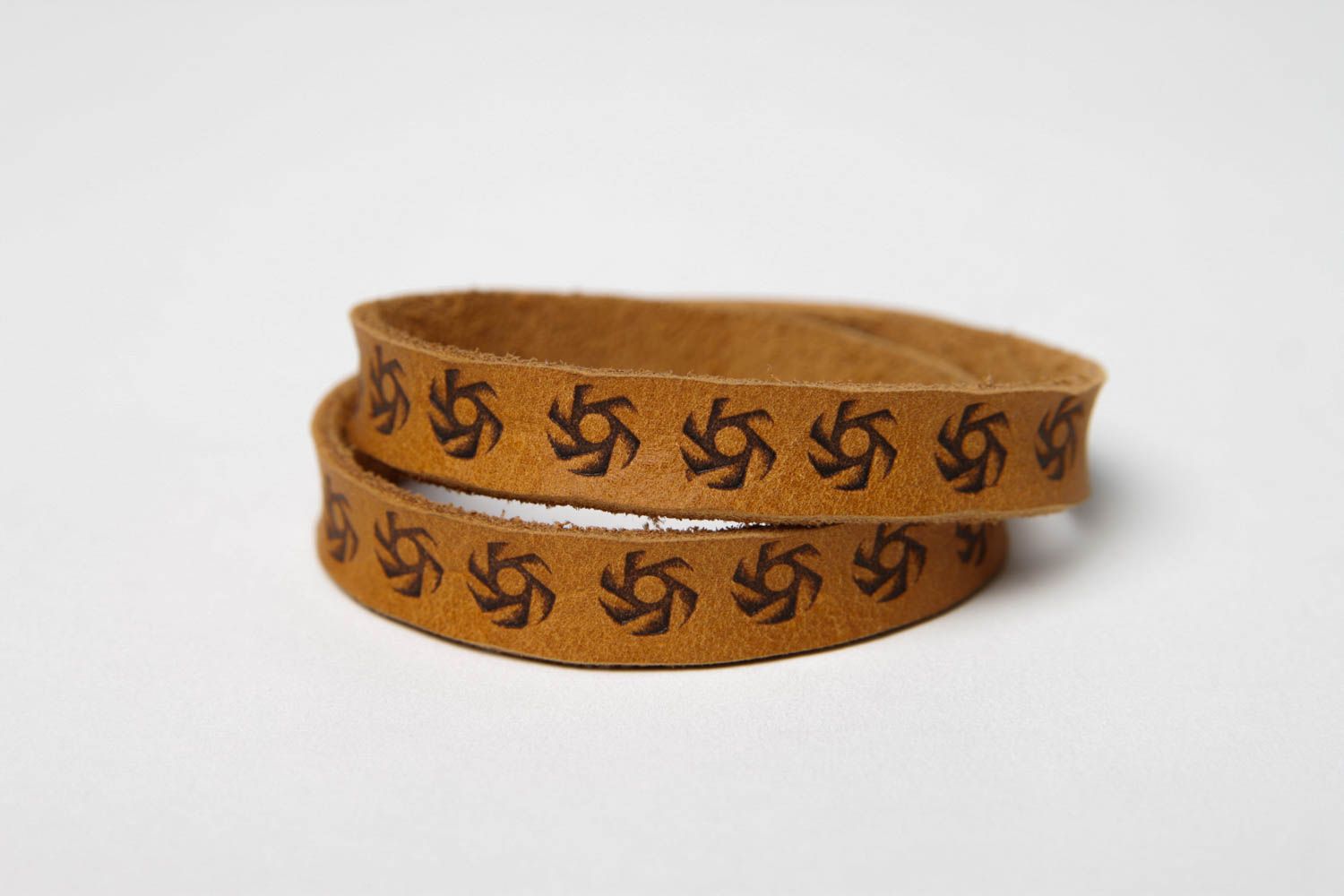 Men's Handmade Leather Bracelet with Studded Design and Magnetic Closure