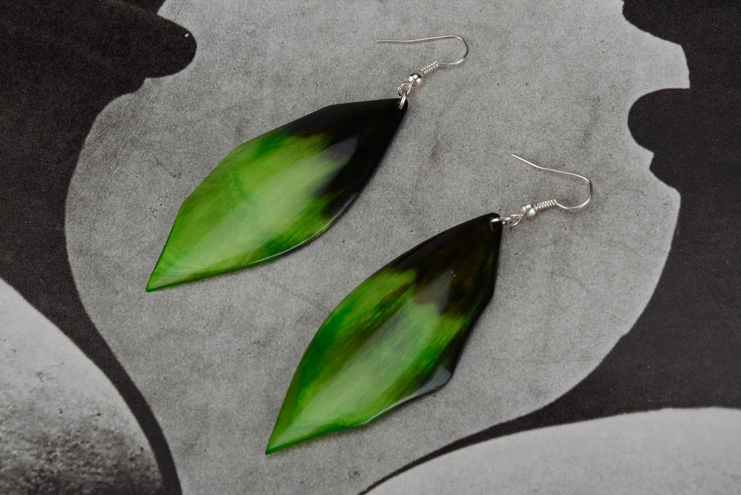 Earrings made of cow horn Green Leaves photo 2