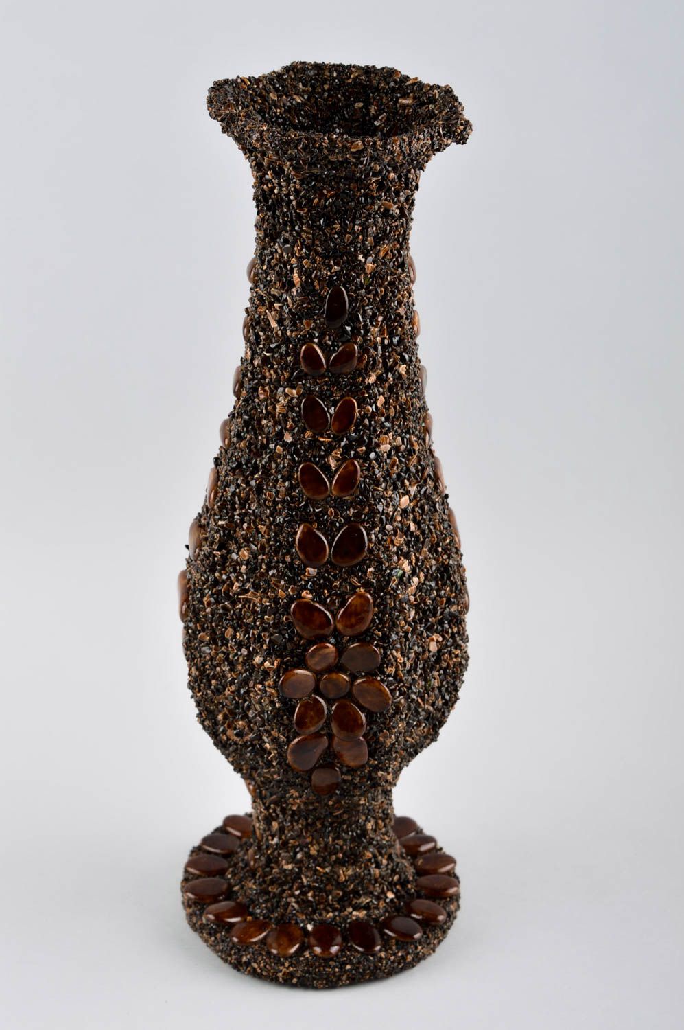 Vase décoratif marron Vase fait main décoré de galets Décoration maison photo 1