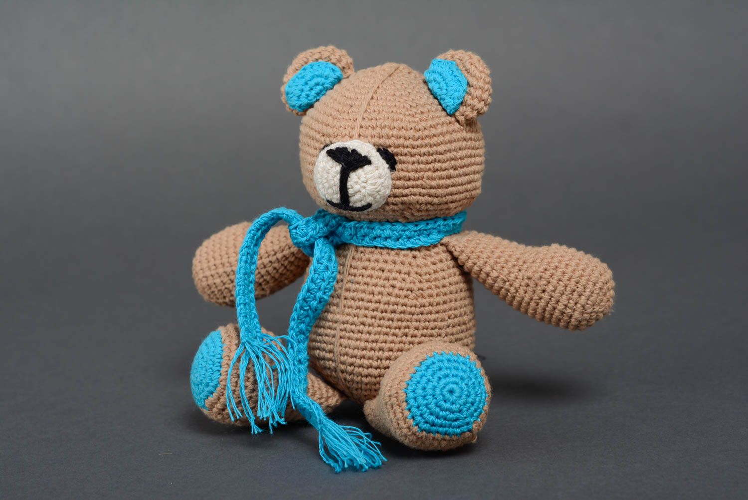 Ours tricoté au crochet en coton naturel avec écharpe bleue fait main original photo 1