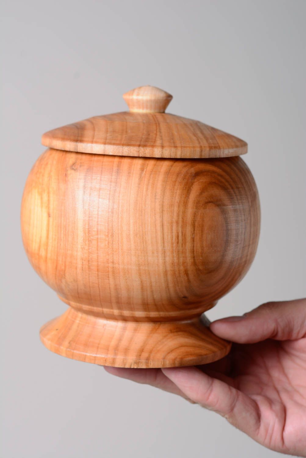Pot avec couvercle en bois sur pied fait main pour garder sel ou sucre photo 2