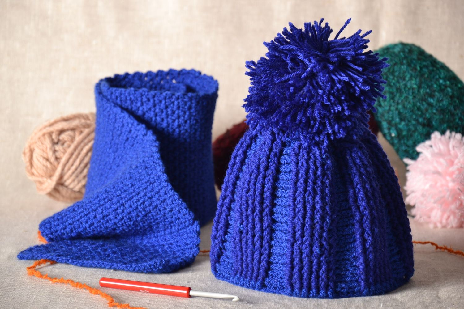 Mütze und Schal in Blau foto 1