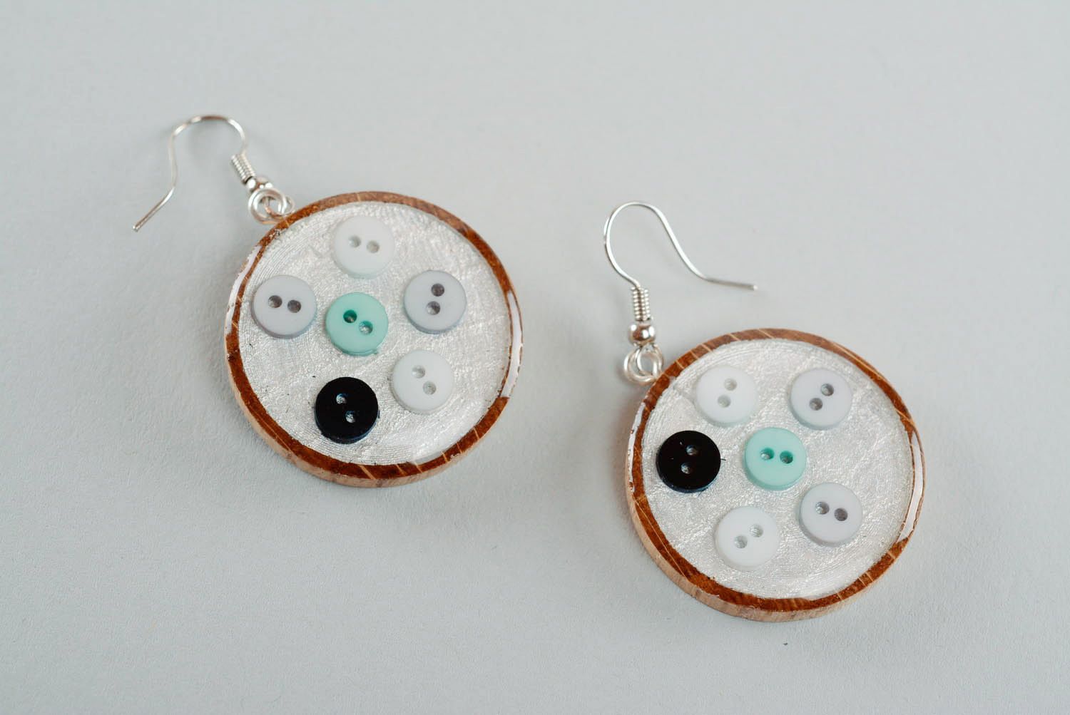 Round earrings Buttons photo 4