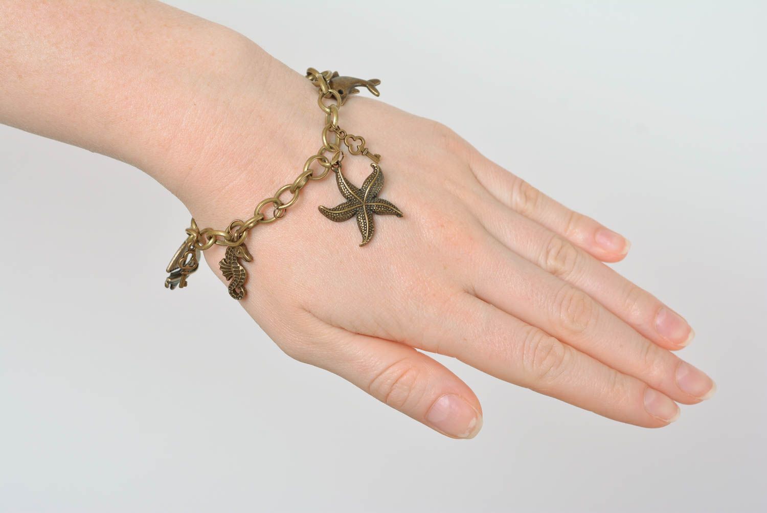 Bracelet breloques en métal Bijou fait main style marin original Cadeau femme photo 3