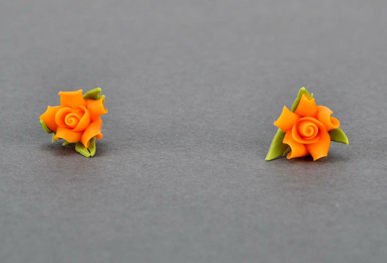Boucles d'oreille en argile polymère Roses oranges photo 1