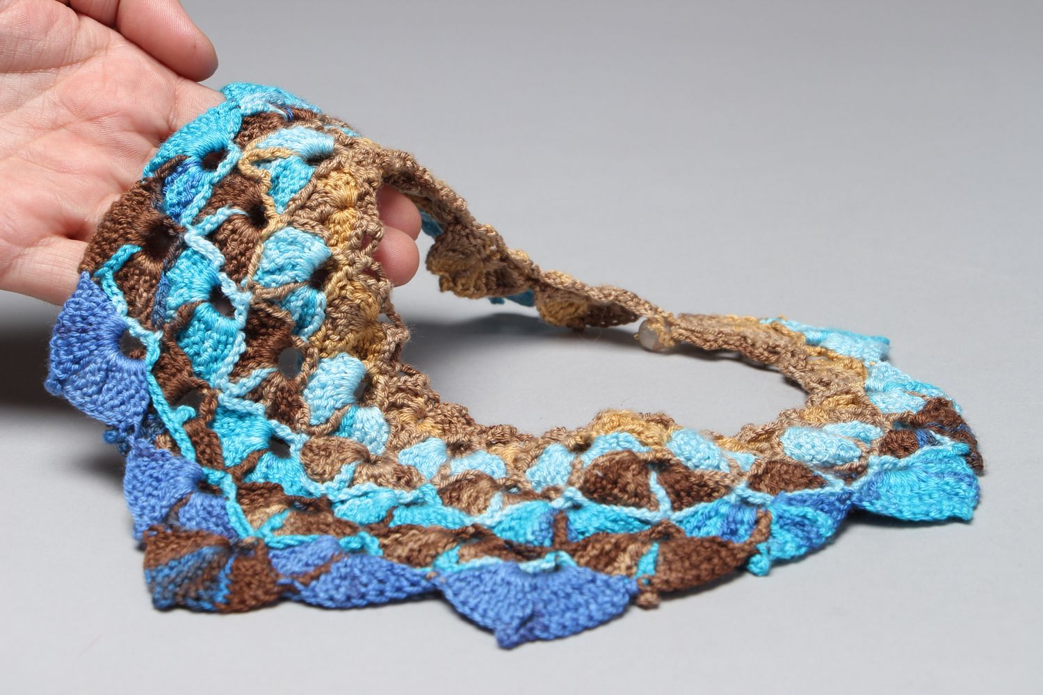 Collier tricoté au crochet volumineux fait main photo 4