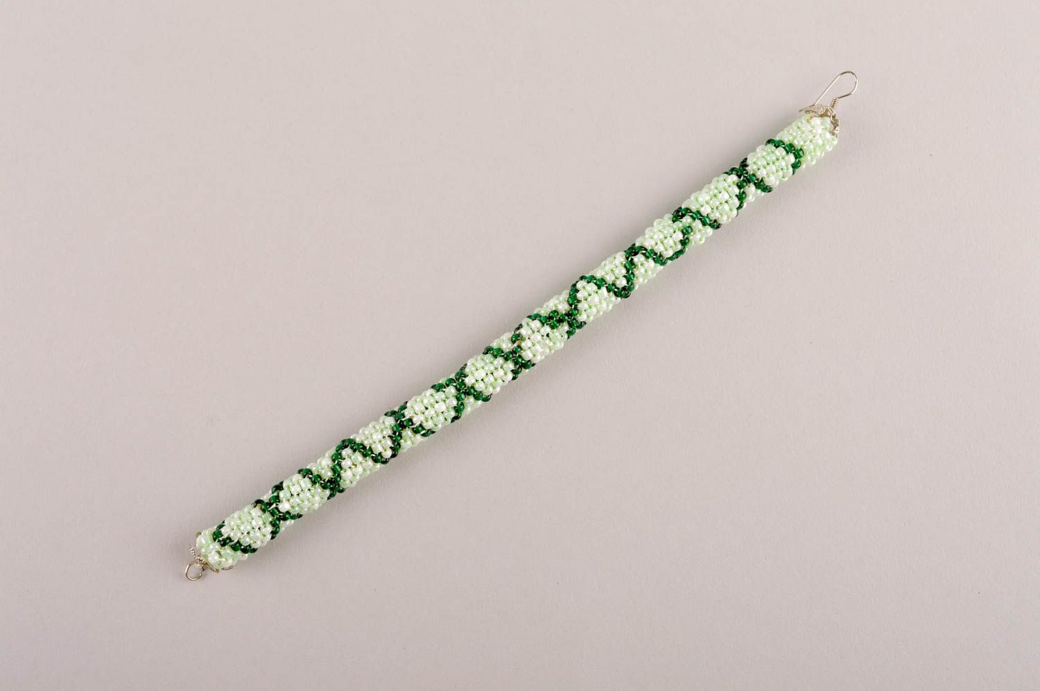 Bracelet en perles de rocaille Bijou fait main blanc-vert insolite Cadeau femme photo 5