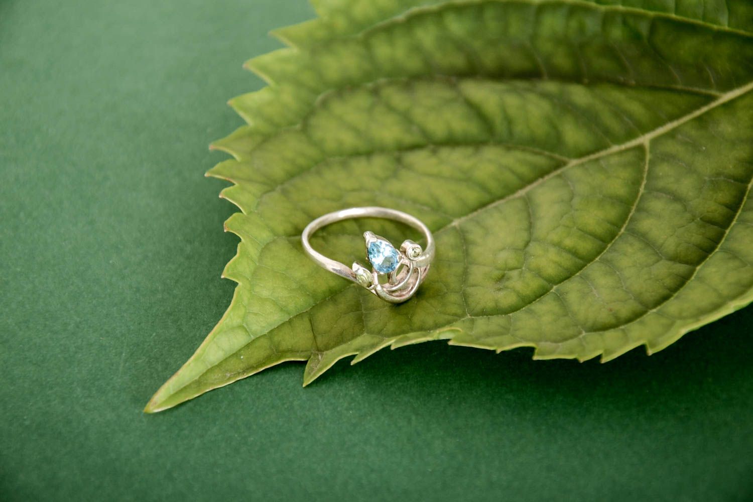Перстень из серебра ручной работы стильный женский перстень ювелирная бижутерия фото 2