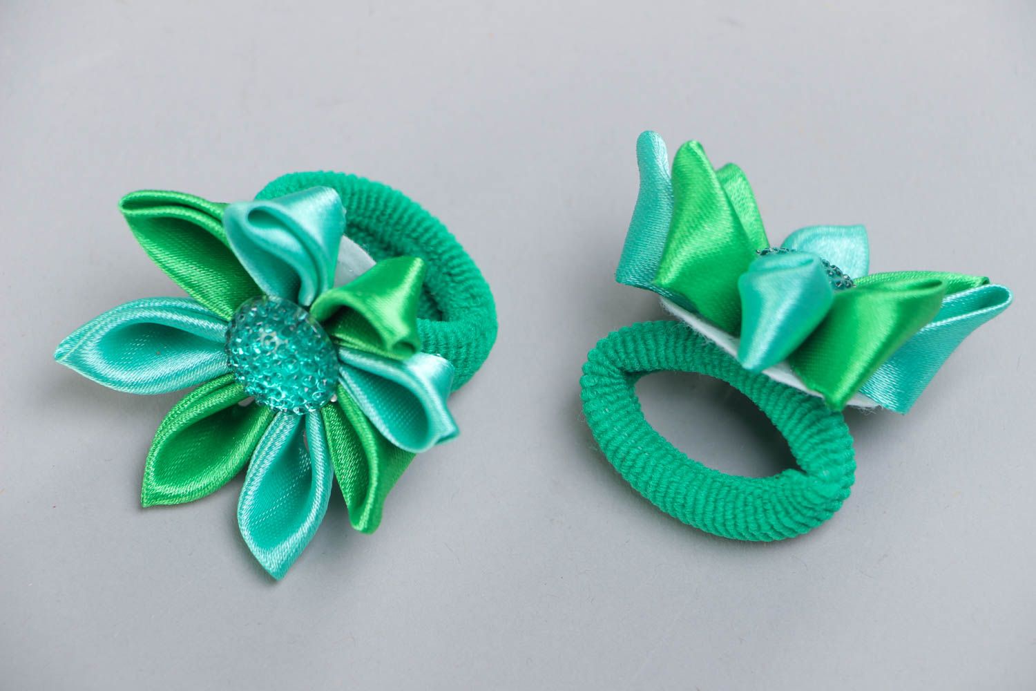 Set of handmade children's satin ribbon flower scrunchies of green color 2 pieces photo 3