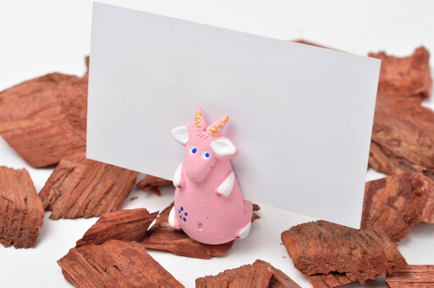 Визитница ручной работы розовая коза керамический декор настольная подставка фото 1