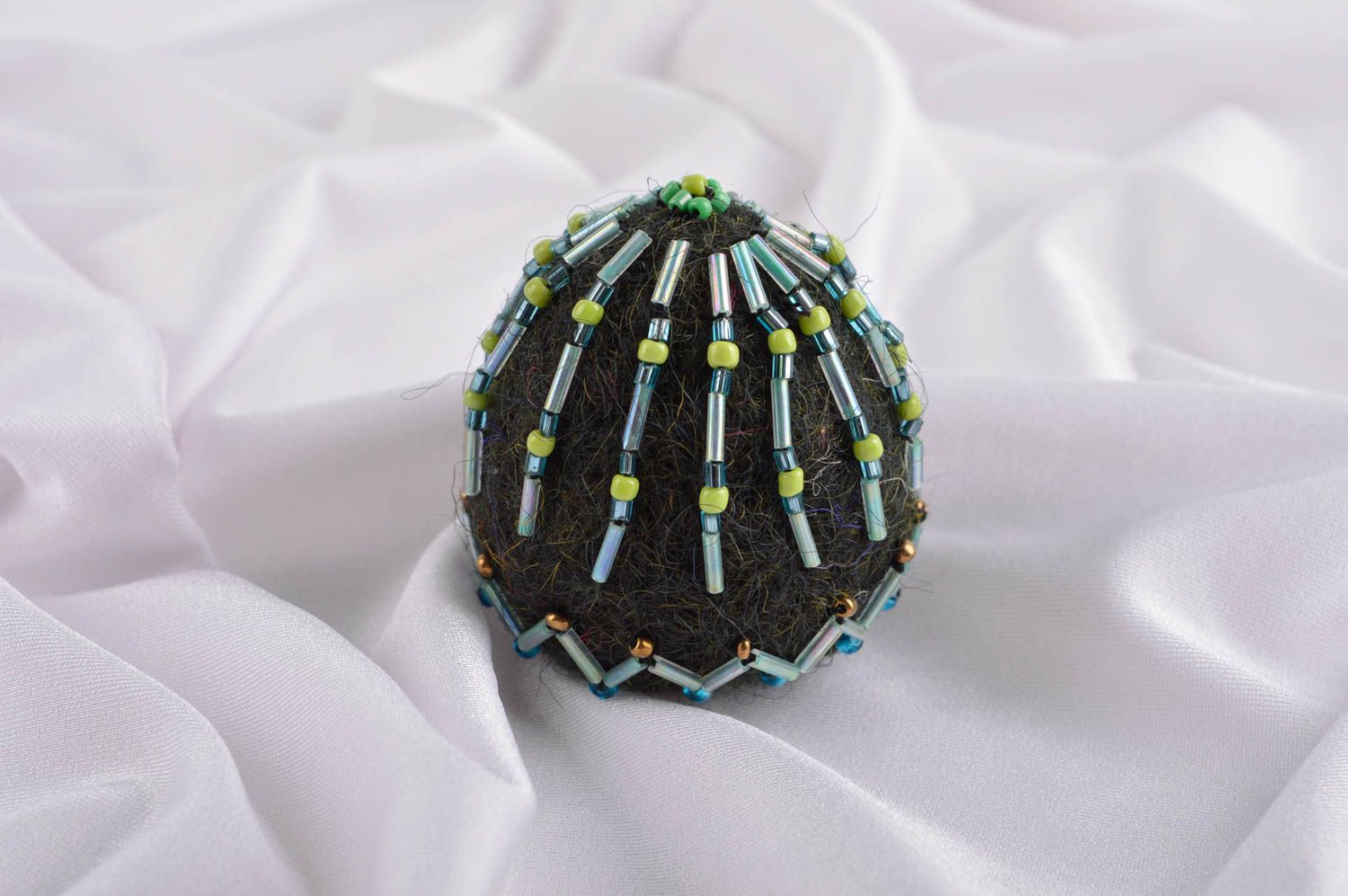Oeuf décoratif fait main Déco maison noir avec perles de rocaille Petit cadeau photo 1