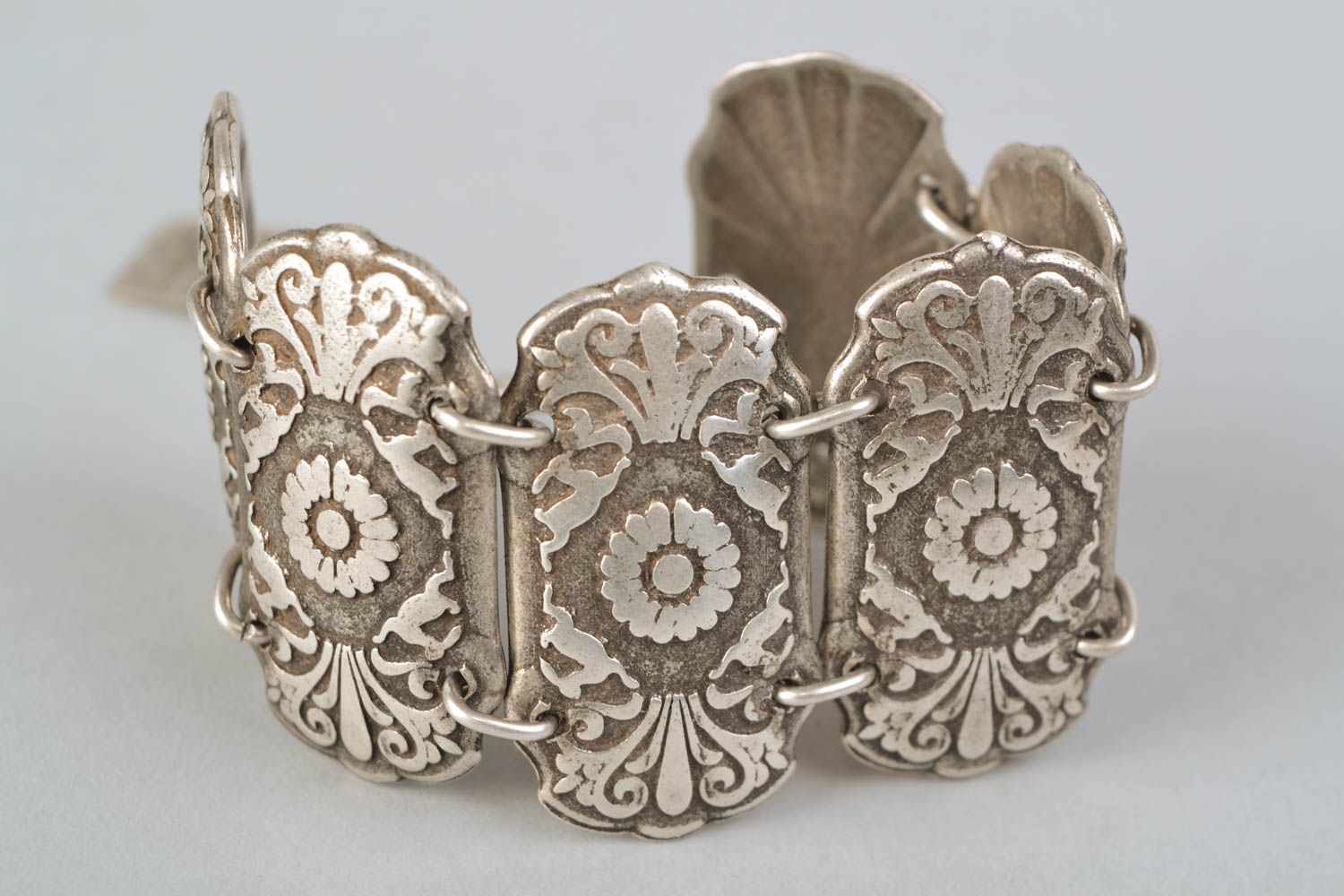 Bracelet en métal original fait main sur élastique style ethnique Aphrodite photo 4