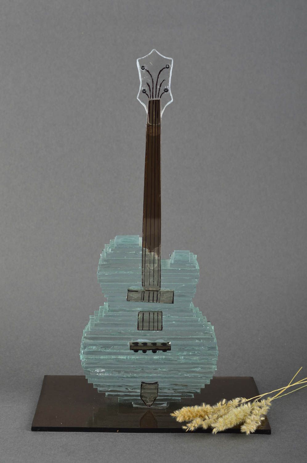 Декор для дома ручной работы фигурка из стекла гитара оригинальный подарок фото 1
