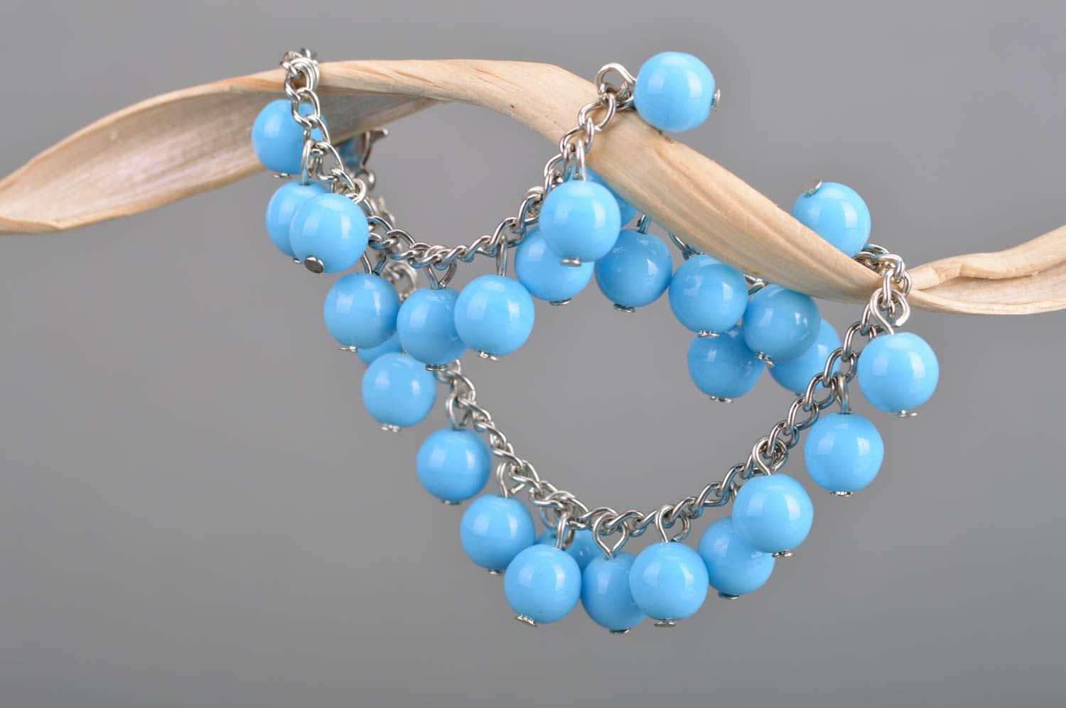 Handmade designer metal chain women's wrist bracelet with blue round beads photo 3
