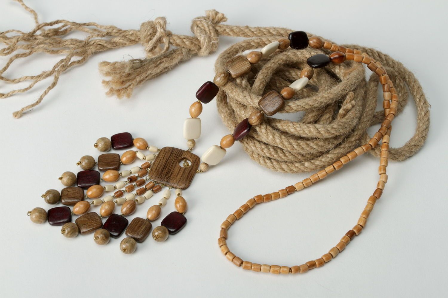 Wooden ethnic necklace. photo 1