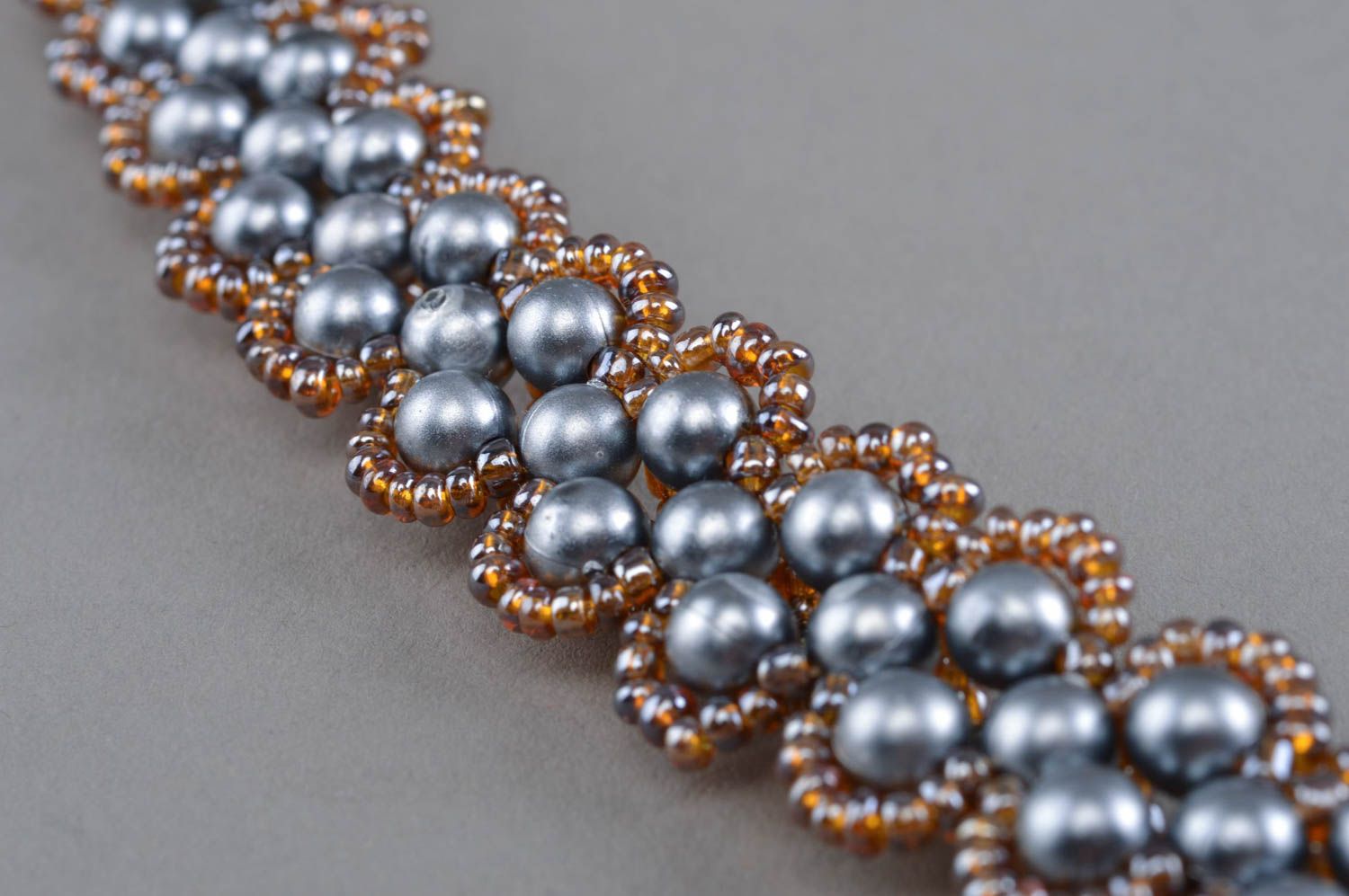 Collier en perles de rocaille et perles fantaisie fait main gris marron photo 3