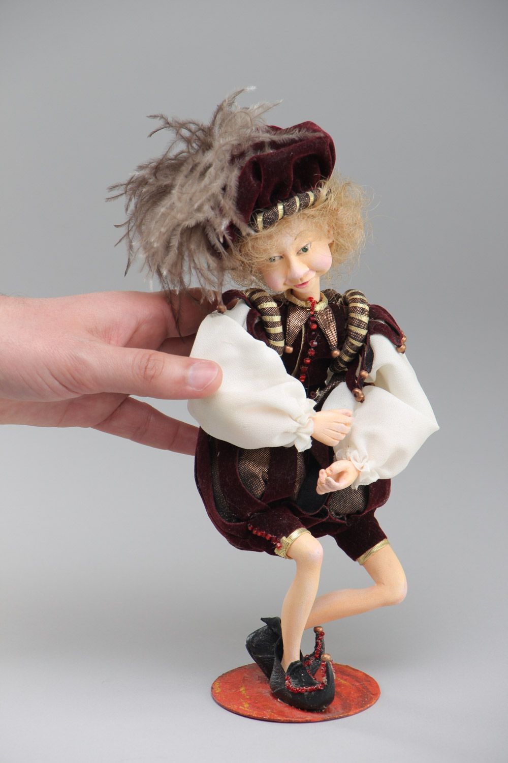 Дизайнерская кукла из паперклея для коллекции скульптурная ручной работы фото 5