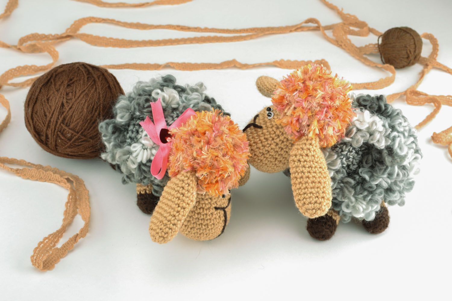 Giocattoli a maglia fatti a mano pupazzi morbidi da bambini 2 pezzi pecorelle
 foto 1