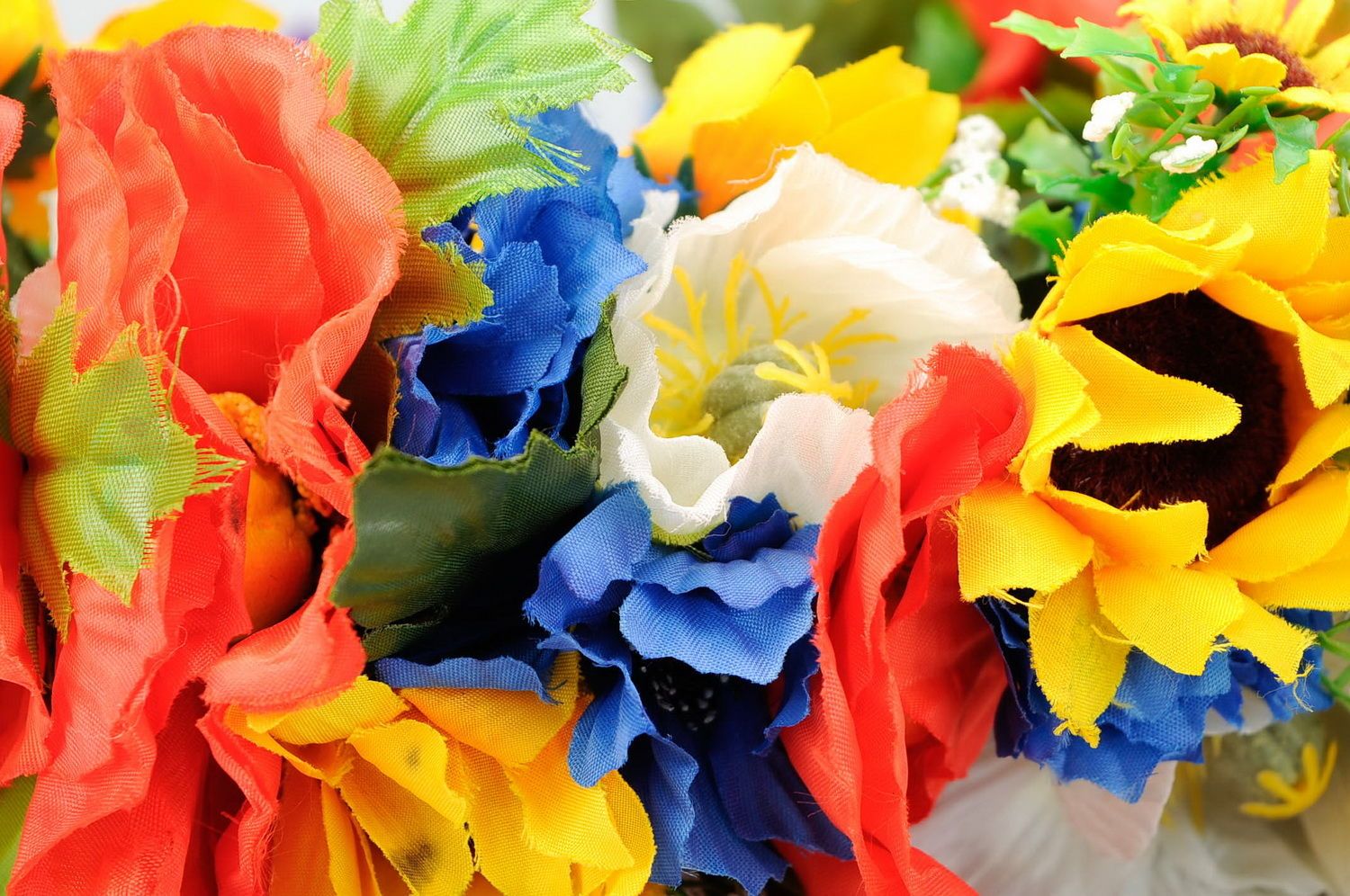 Grinalda ucraniana com flores artificiais foto 4