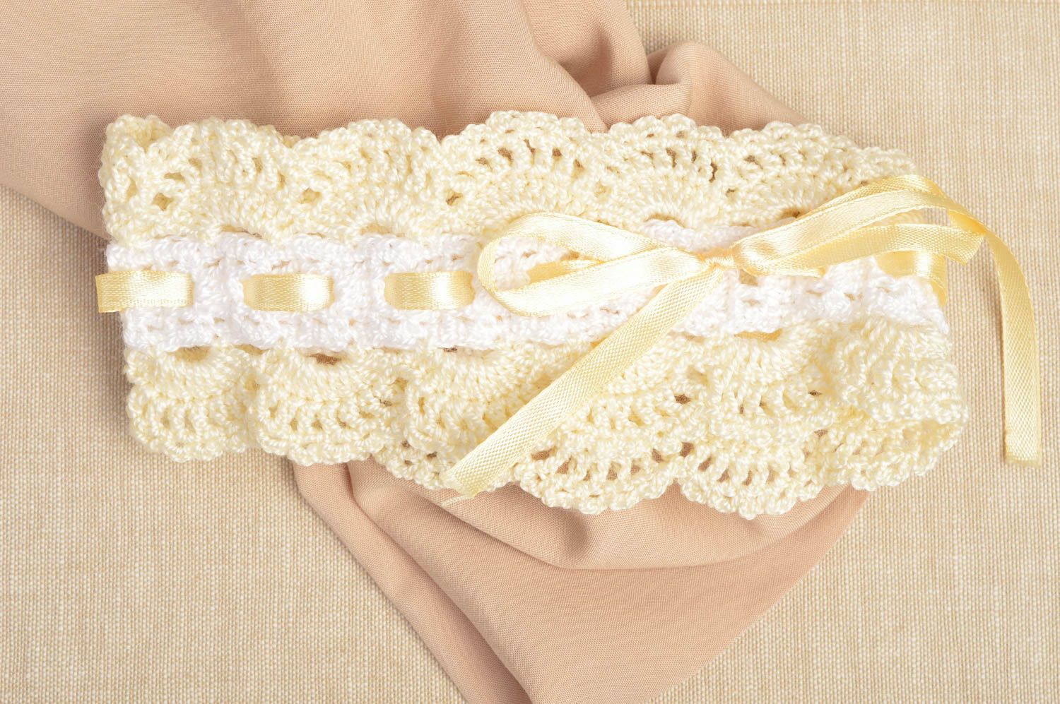 Bandeau bébé fille fait main Cadeau original jaune tricoté au crochet avec noeud photo 1