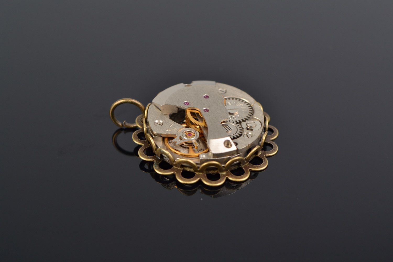 Pendentif en métal fait main rond vintage original bijou insolite pour femme photo 1