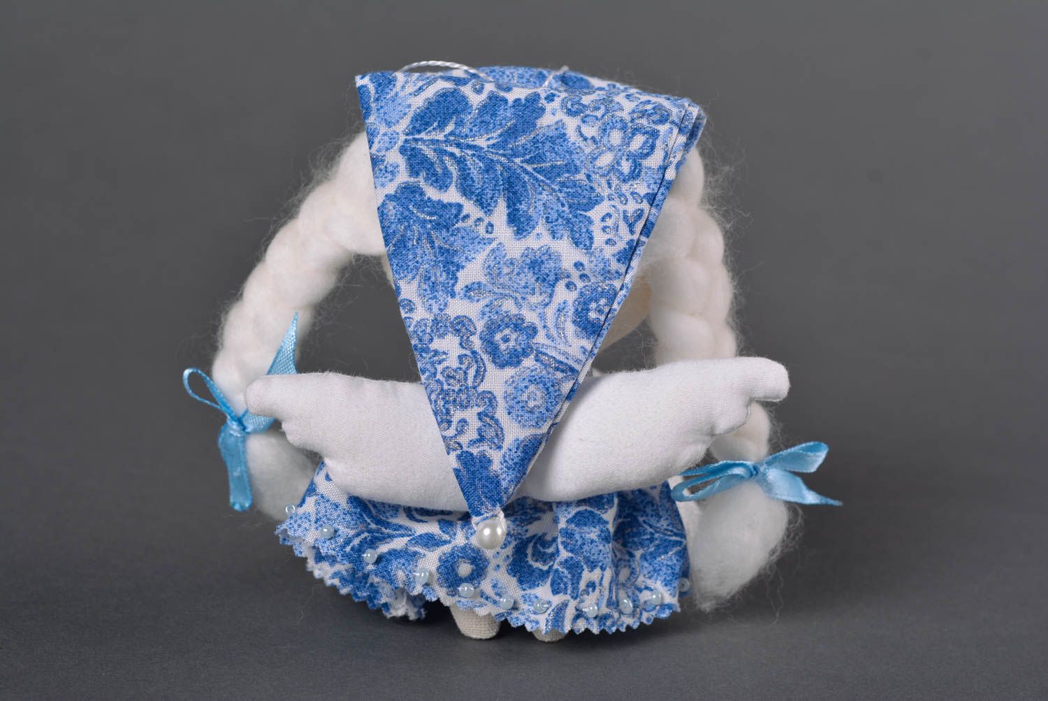 Poupée chiffon de créateur Poupée faite main en bleu Déco maison cadeau photo 3
