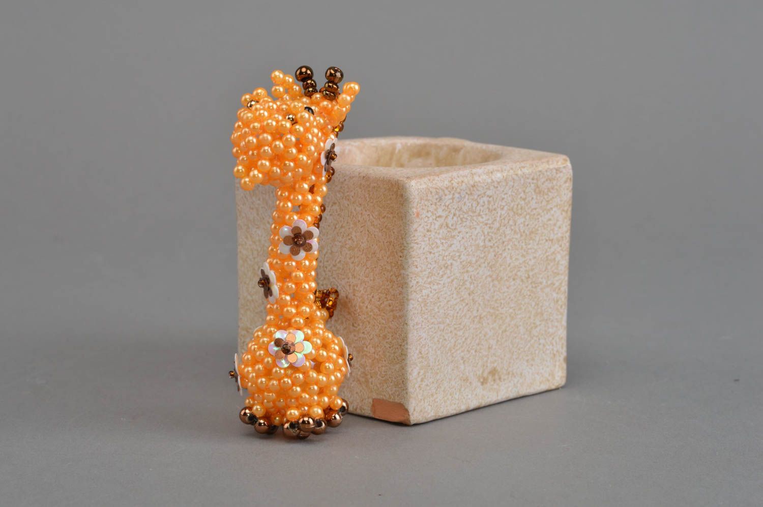 Miniature handmade designer beaded figurine of giraffe for home decor photo 1