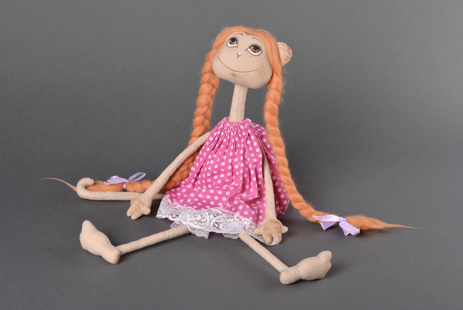 Handmade Kuscheltier Affe im rosa Kleid Stoff Spielzeug Geschenk für Kinder  foto 1