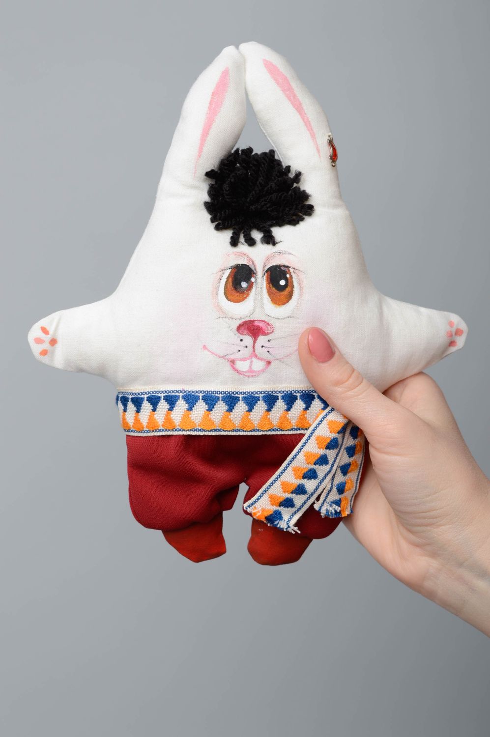 Мягкая игрушка ручной работы заяц в национальном костюме фото 4