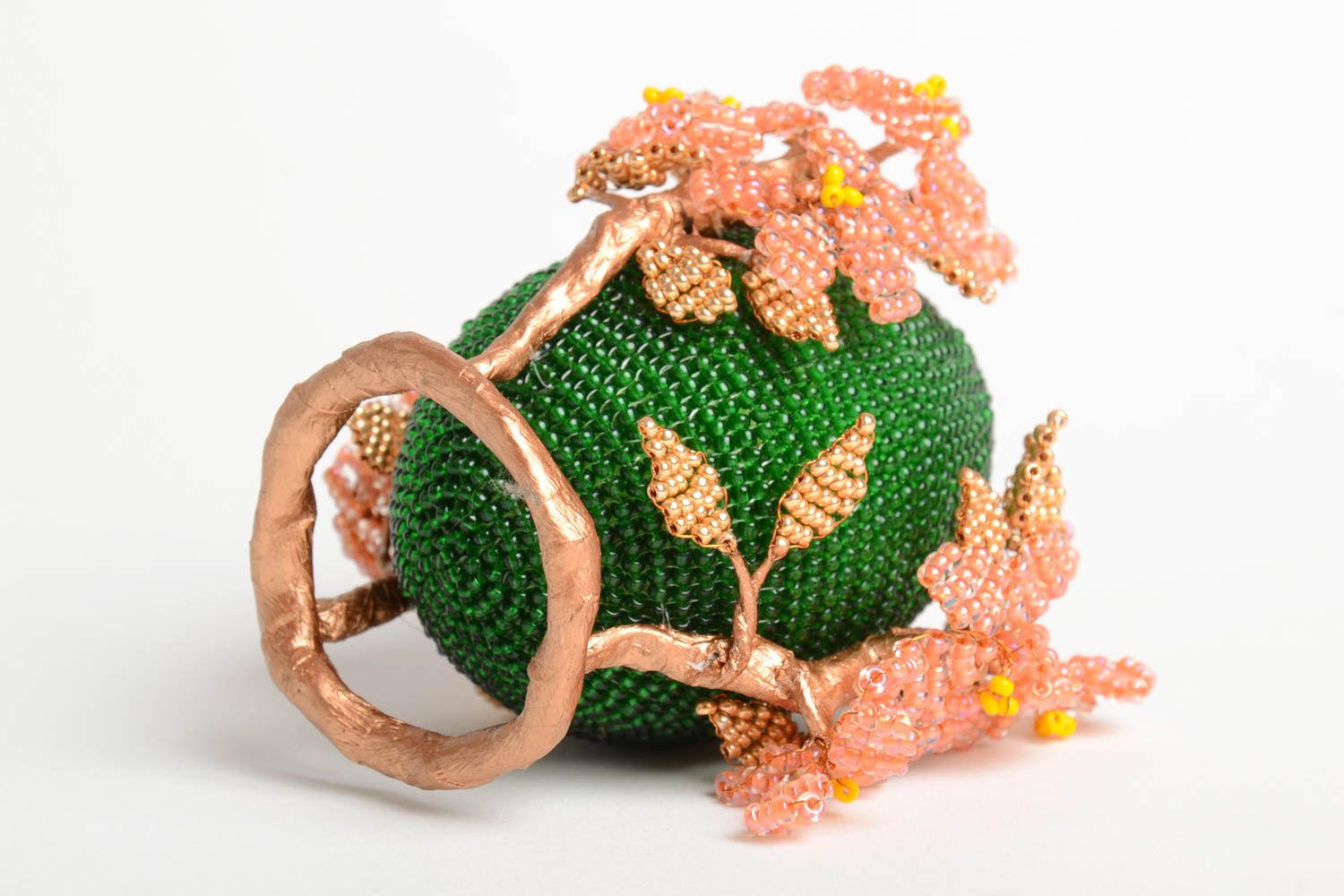 Яйцо из бисера украшение на Пасху ручной работы декоративный элемент подарок фото 4