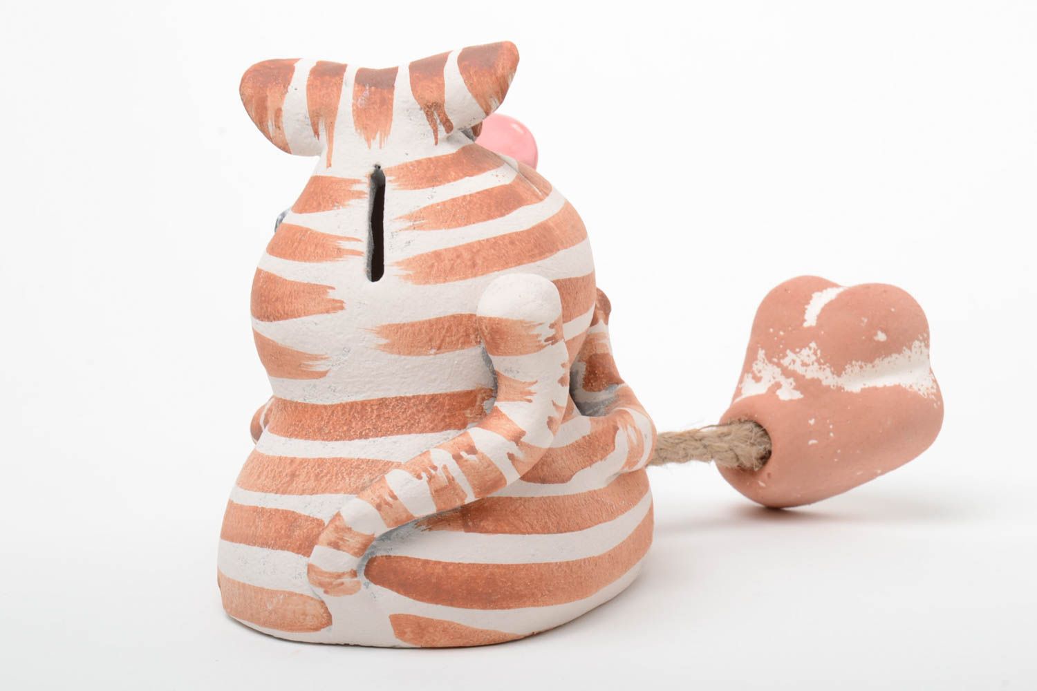 Alcancía de barro hecha a mano pintada con forma de gato de arcilla de semiporcelana foto 4