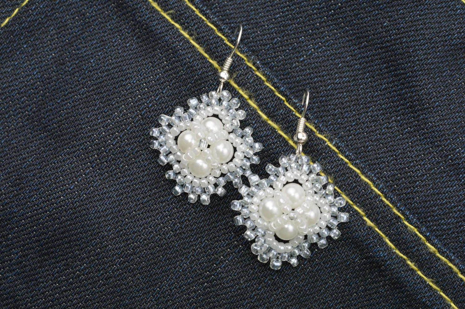 Pendientes de abalorios hechos a mano regalo original pendientes de moda blancos foto 1