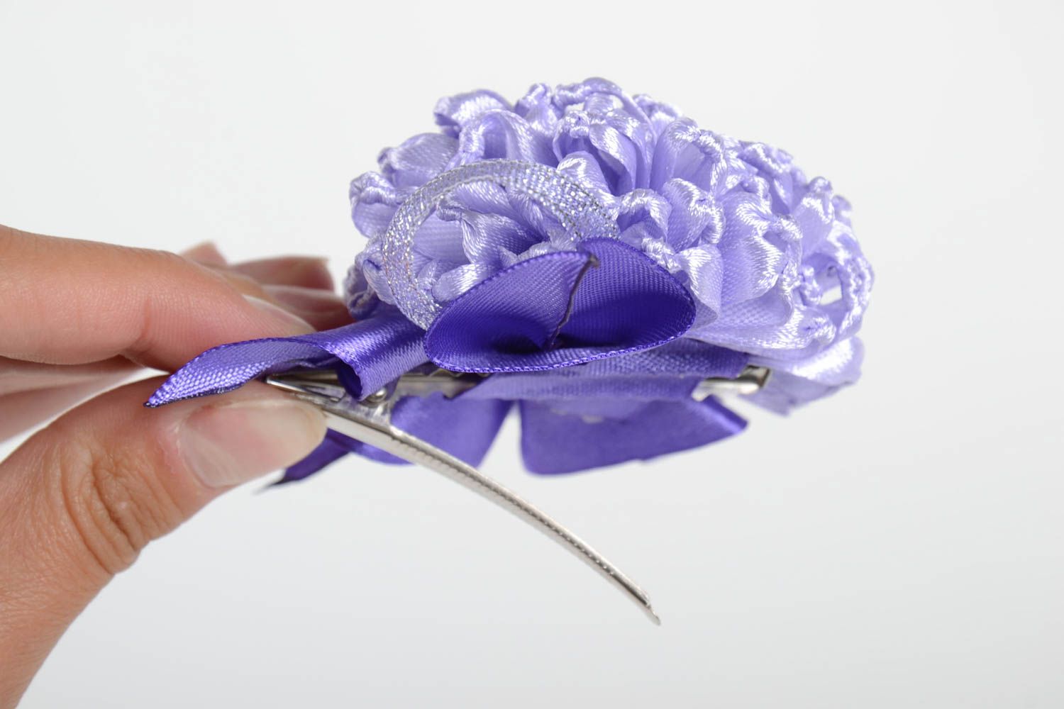Barrette fleur mauve faite main Accessoire cheveux en satin Cadeau pour femme photo 5