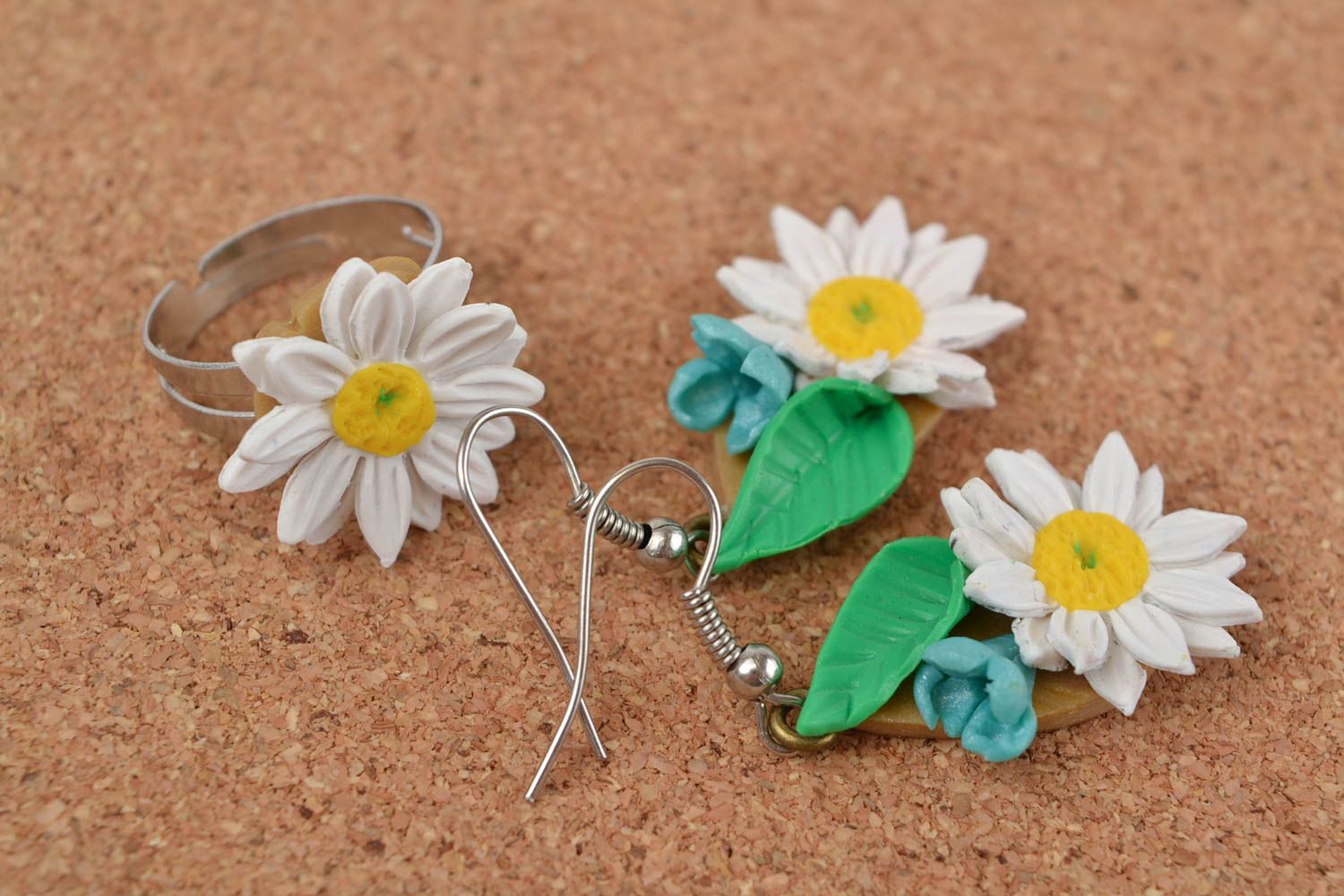 Handmade floral polymer clay jewelry set dangling earrings and ring Chamomiles photo 1
