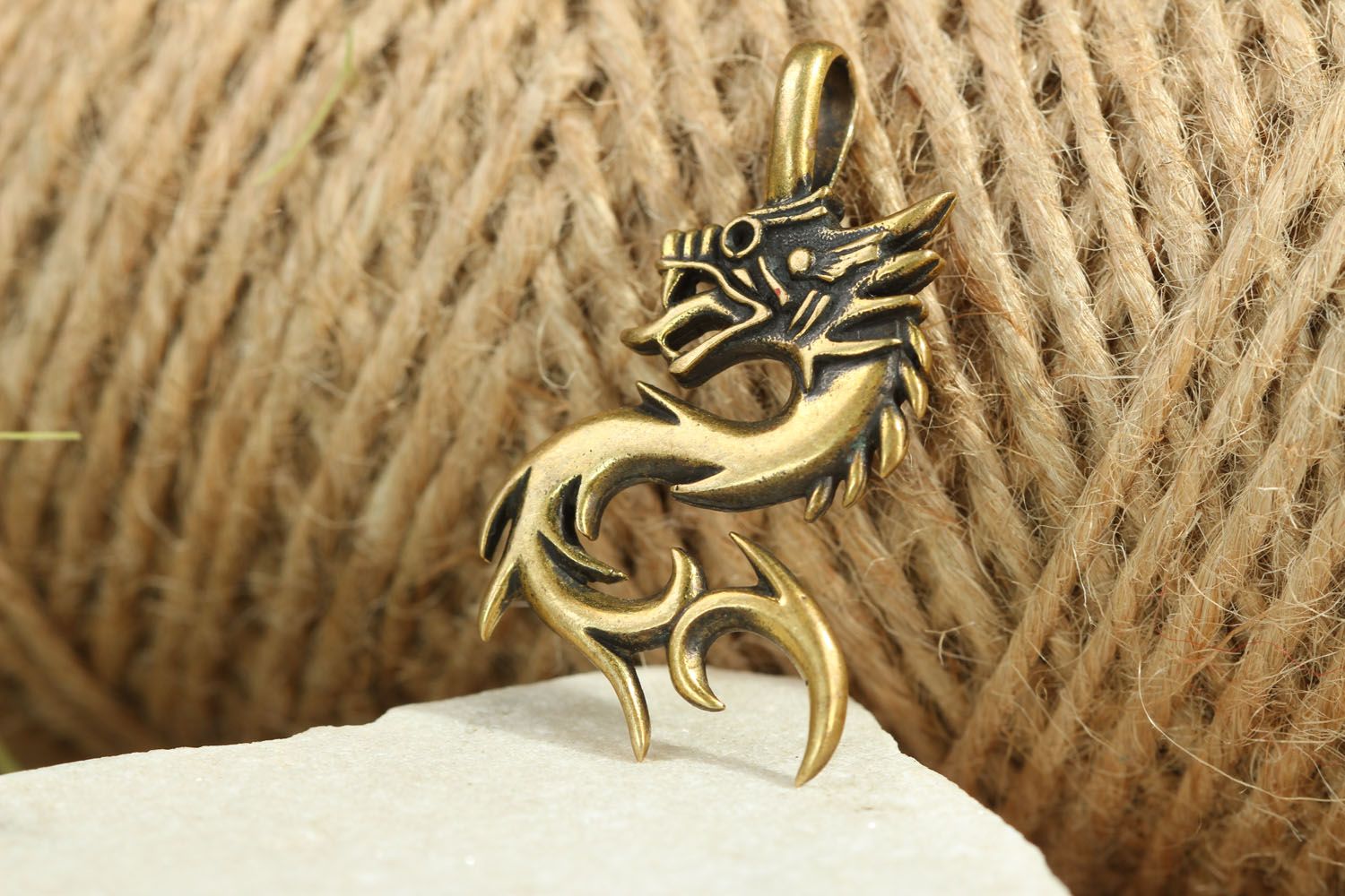 Pendentif en bronze fait main Dragon photo 4