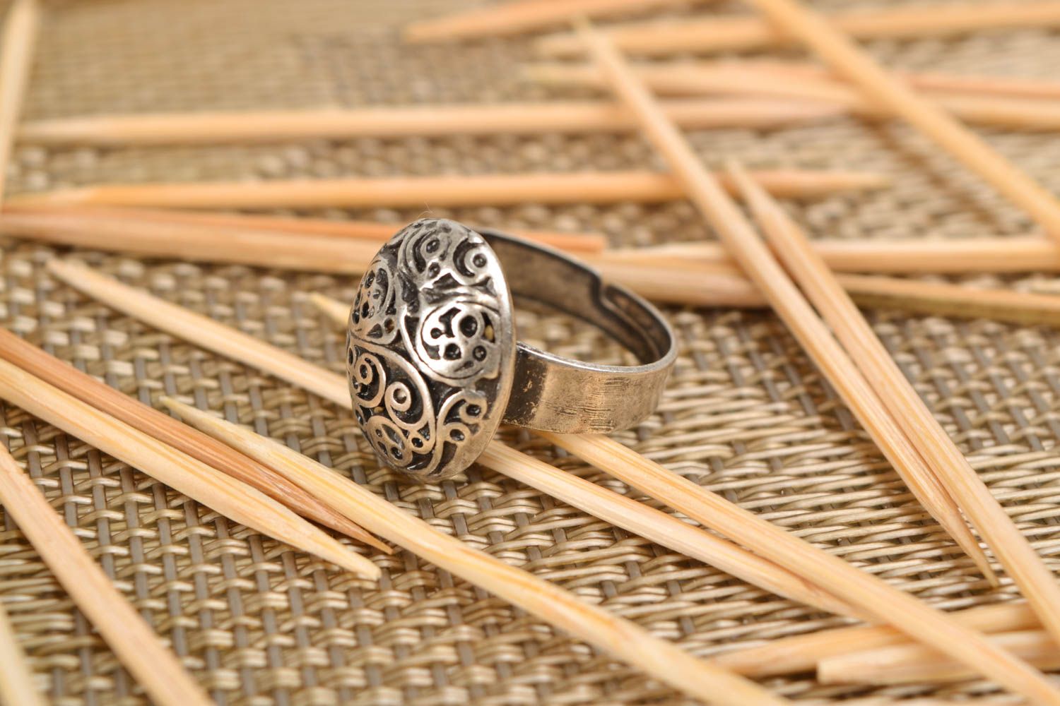 Beautiful carved metal ring photo 1