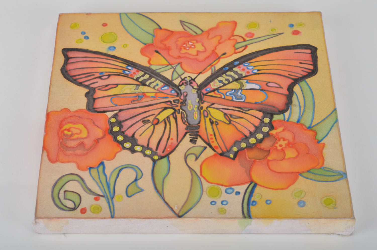 Красочная картина в технике холодного батика ручной работы Бабочка в розах фото 5