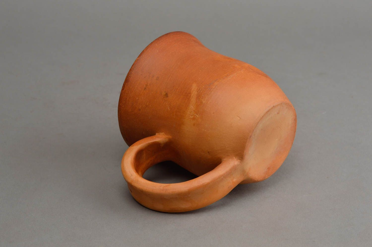 Taza cerámica para café hecha a mano con capacidad de 300 ml de color marrón foto 4