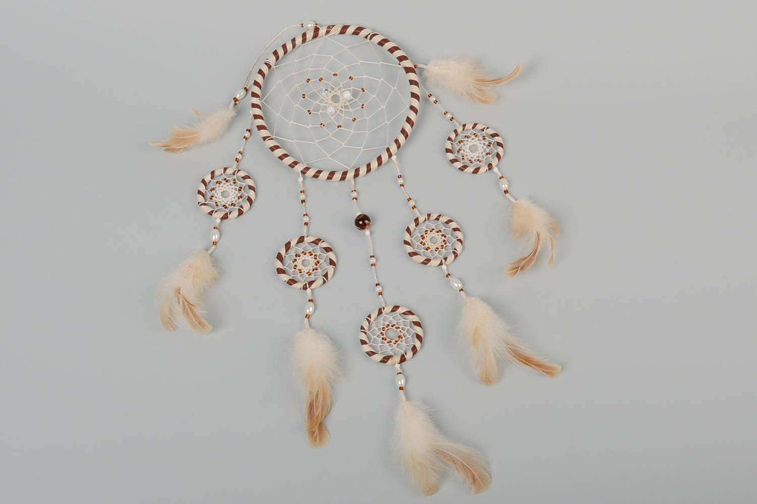 Atrapasueños artesanal con plumas blancas colgante decorativo adorno para pared foto 1