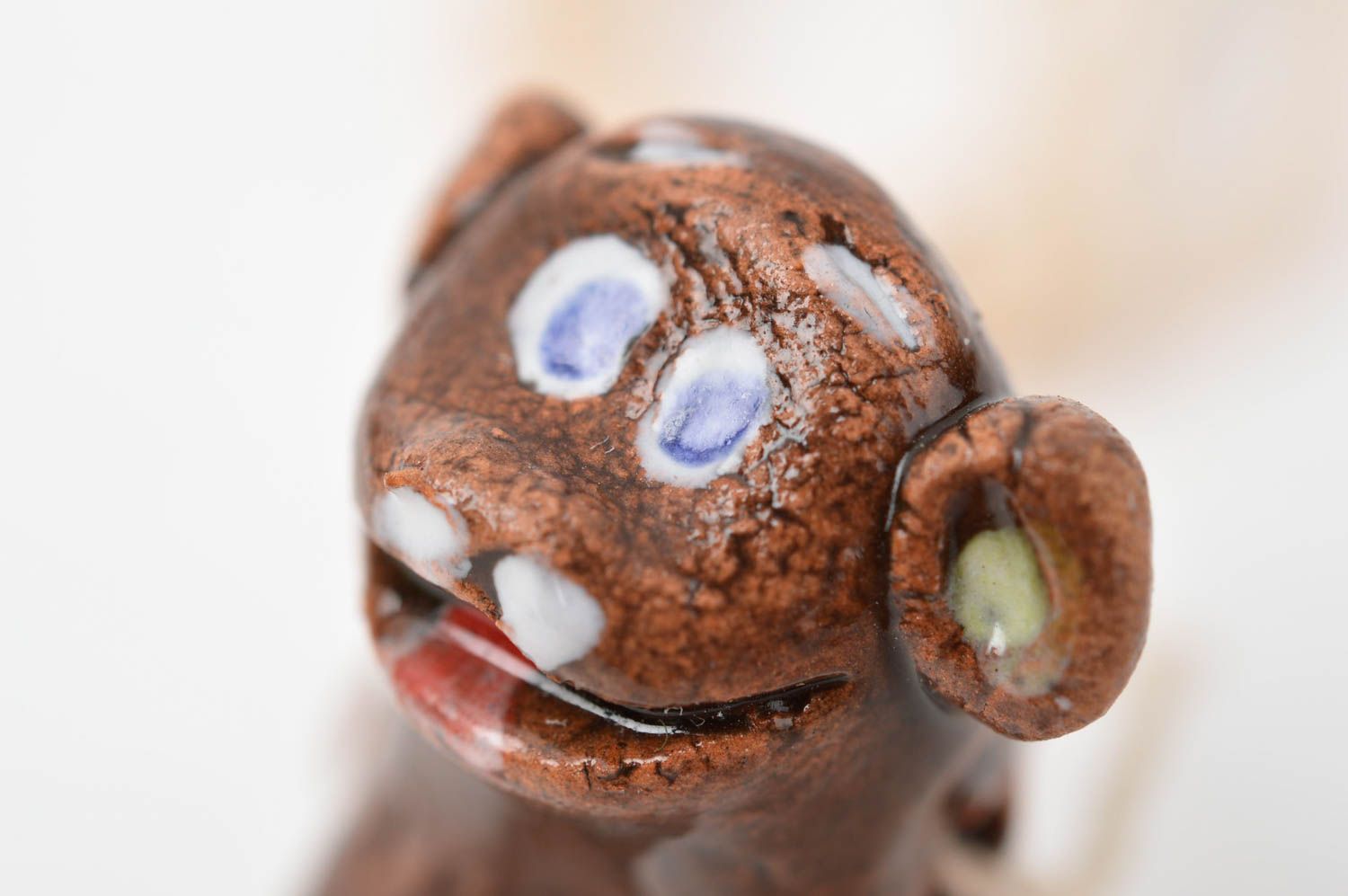 Фигурка животного обезьянка ручной работы декоративная подвеска игрушка из глины фото 5