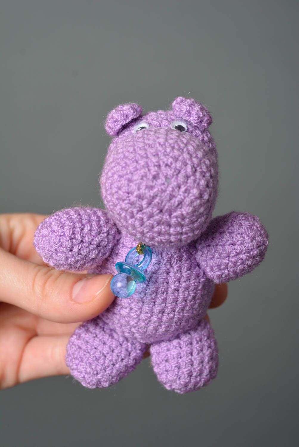 Peluche hippopotame mauve Jouet fait main tricoté au crochet Cadeau enfant photo 4