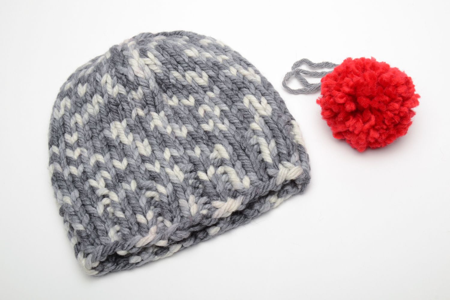 Crochet wool hat with pompon photo 5