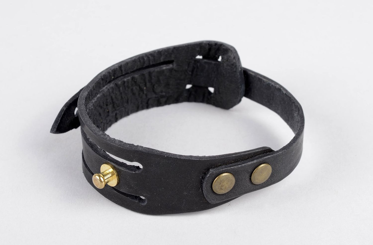 Bracelet en cuir noir Bijou fait main style casual design Accessoire femme photo 2