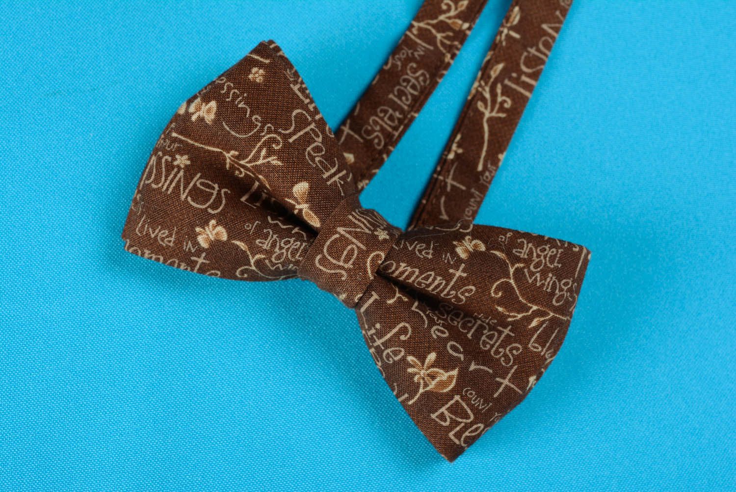 Текстильный галстук-бабочка Слова фото 3