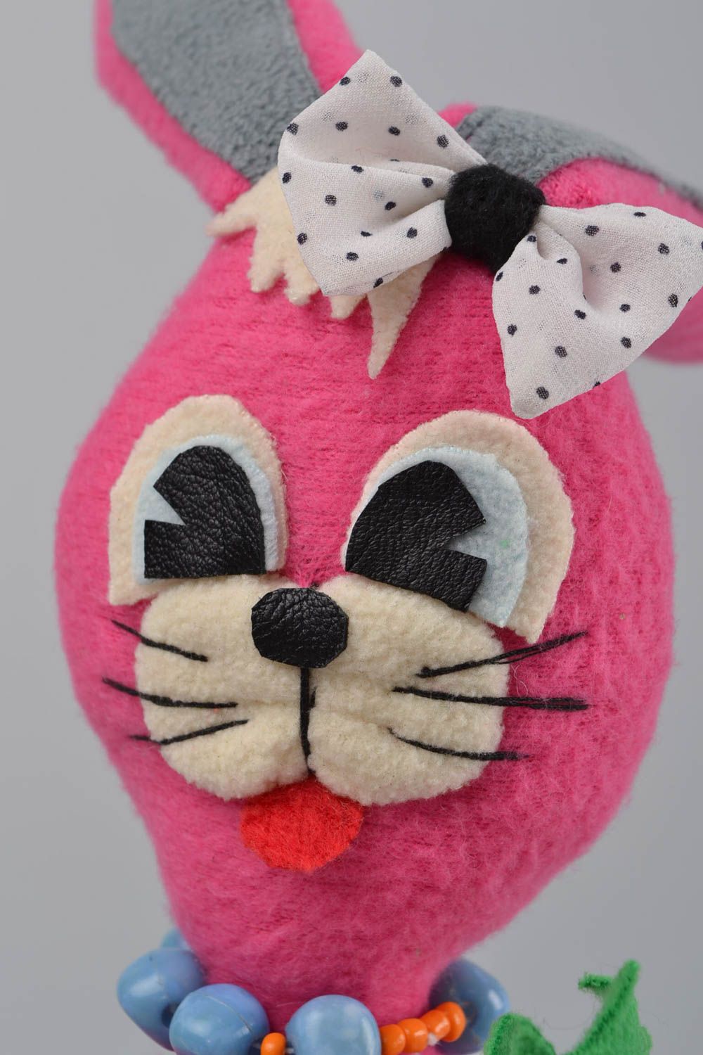 Мягкая игрушка ручной работы заяц розовый из флиса детская авторского дизайна фото 4