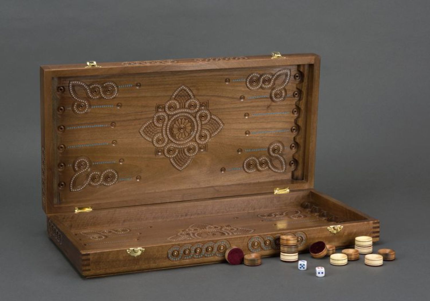 Echecs et backgammon en bois photo 5