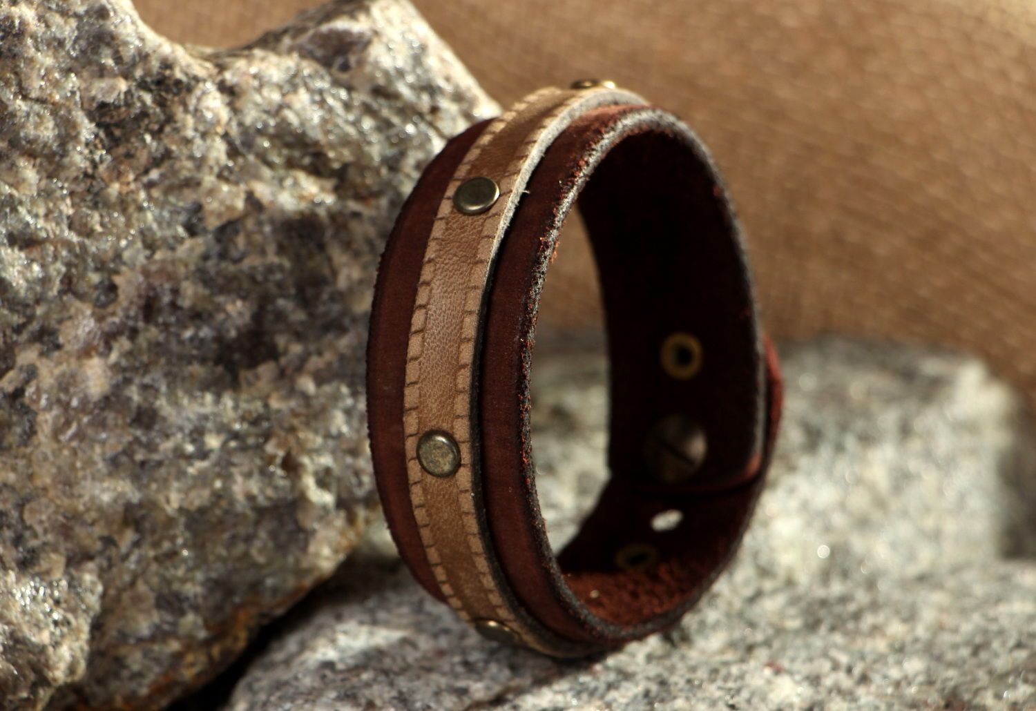 Leather bracelet with rivets photo 4