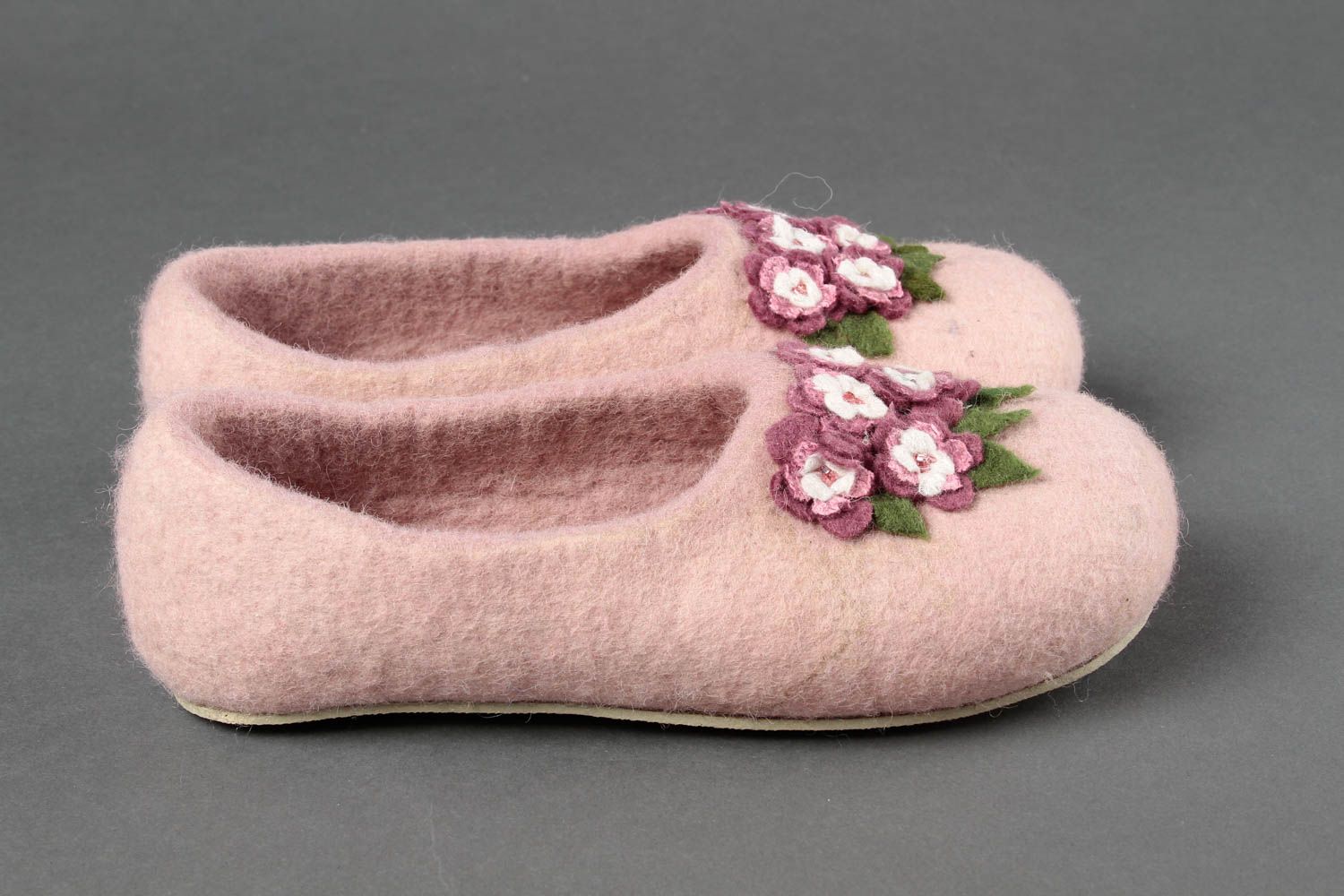 Handmade felted slippers home woolen slippers with flowers stylish present photo 4